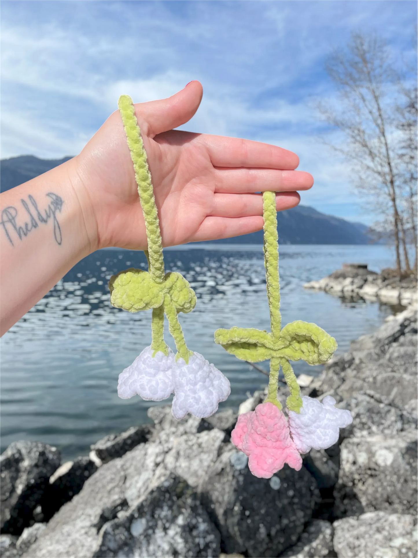 Fleurs pendantes en crochet