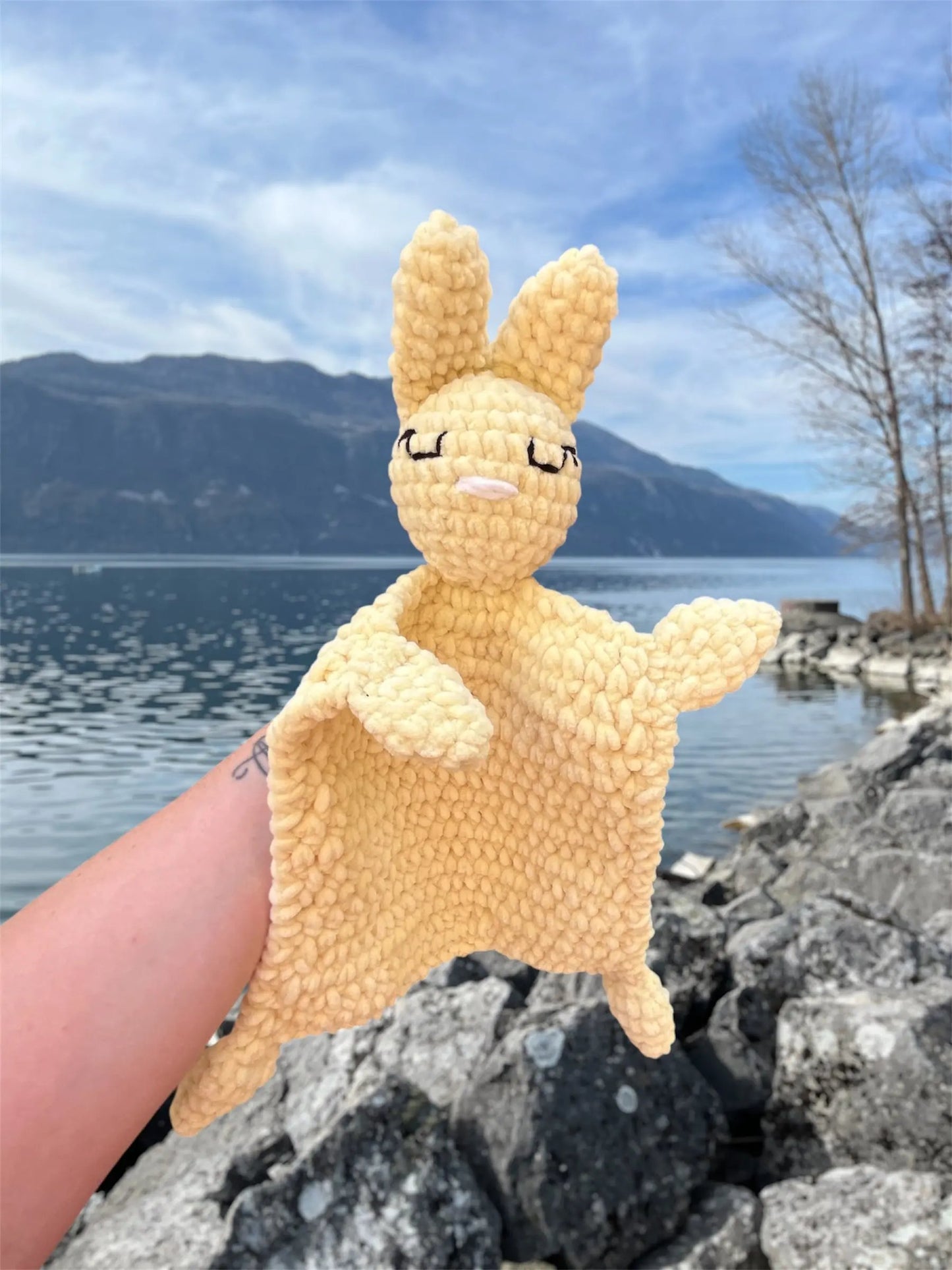 Le lapin - Doudou au crochet éco-responsable | Lysorea