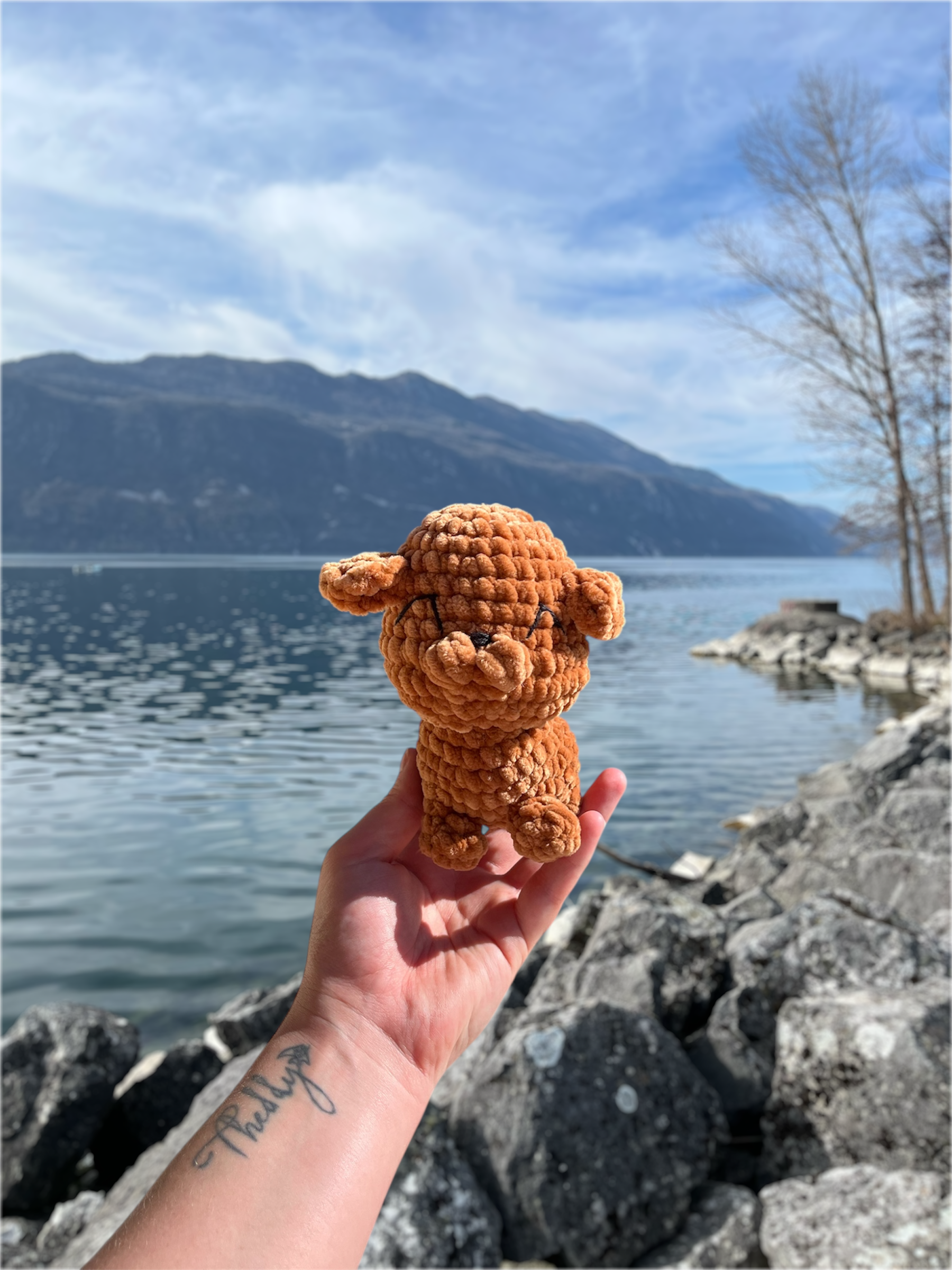 Peluche en crochet éco-responsable - Chien assis | Lysorea