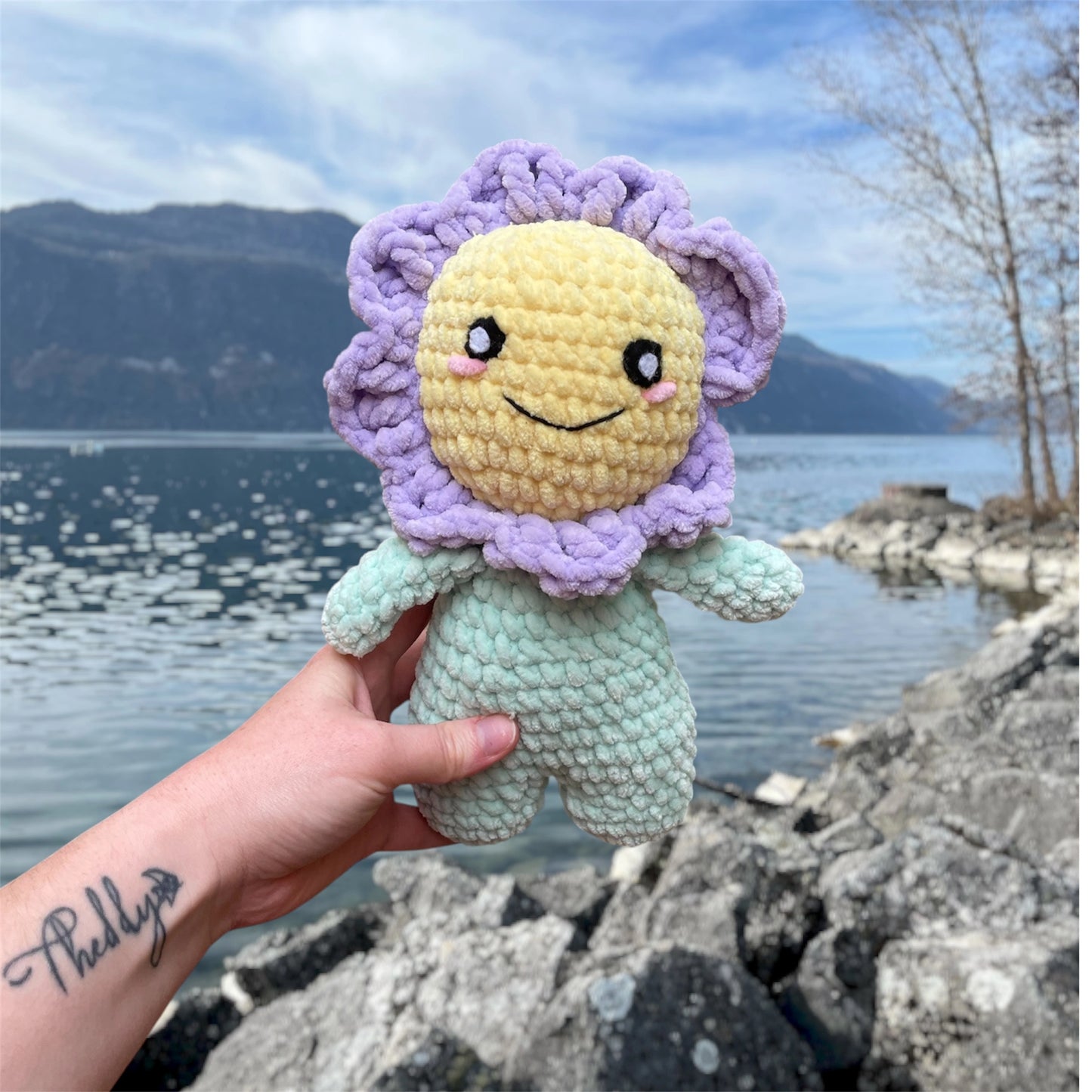 Personnage fleur en crochet